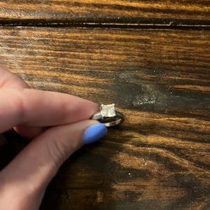 Size 5 platinum band with lab made diamond. 1.2 Carat.